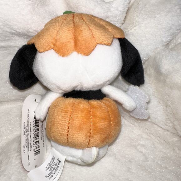 Trick-Or-Treat Snoopy 2018 Hallmark Itty Bittys Peanuts Plush - NWT - Picture 4 of 5